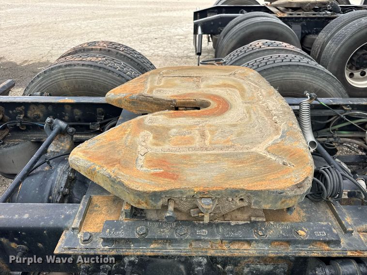 image for item YA0371 2018 Freightliner Cascadia semi truck