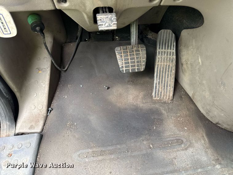 image for item YA0371 2018 Freightliner Cascadia semi truck