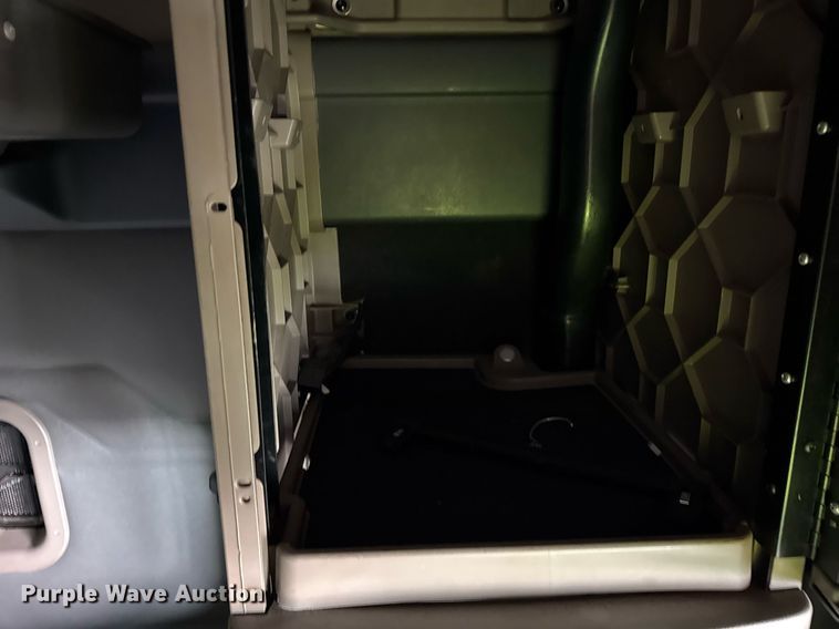 image for item YA0371 2018 Freightliner Cascadia semi truck