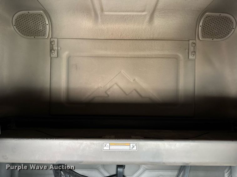 image for item YA0371 2018 Freightliner Cascadia semi truck