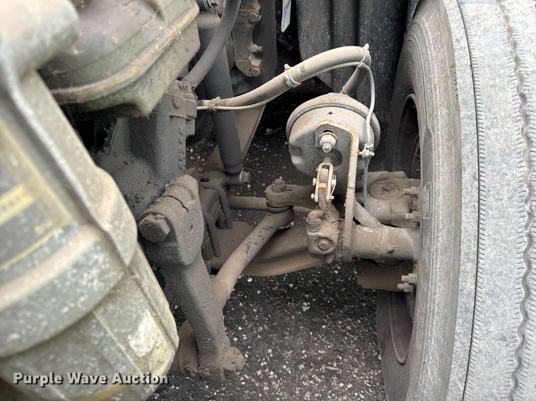 image for item YA0371 2018 Freightliner Cascadia semi truck