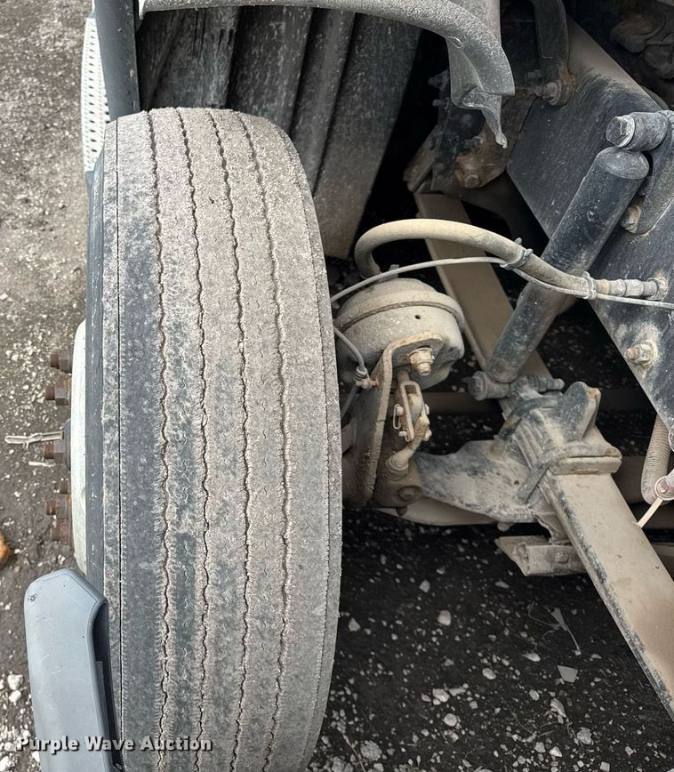 image for item YA0371 2018 Freightliner Cascadia semi truck