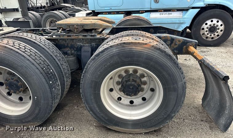 image for item YA0371 2018 Freightliner Cascadia semi truck