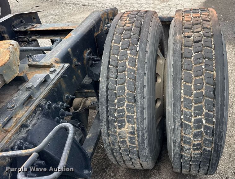 image for item YA0371 2018 Freightliner Cascadia semi truck