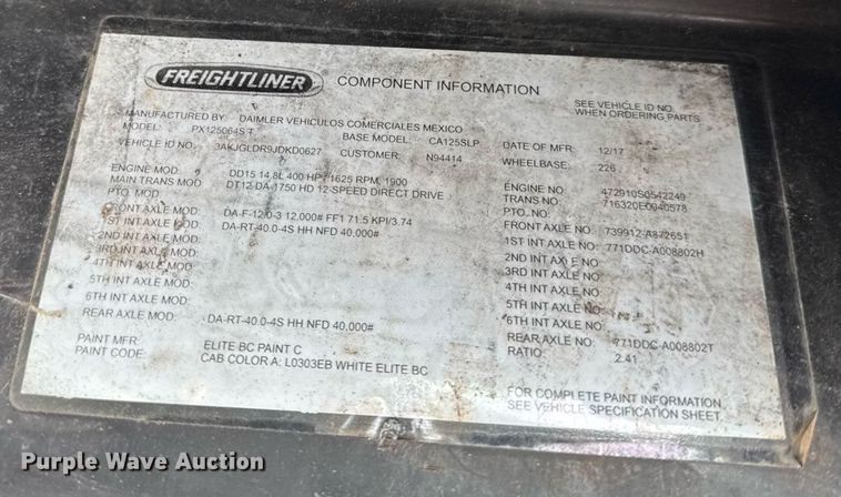 image for item YA0371 2018 Freightliner Cascadia semi truck