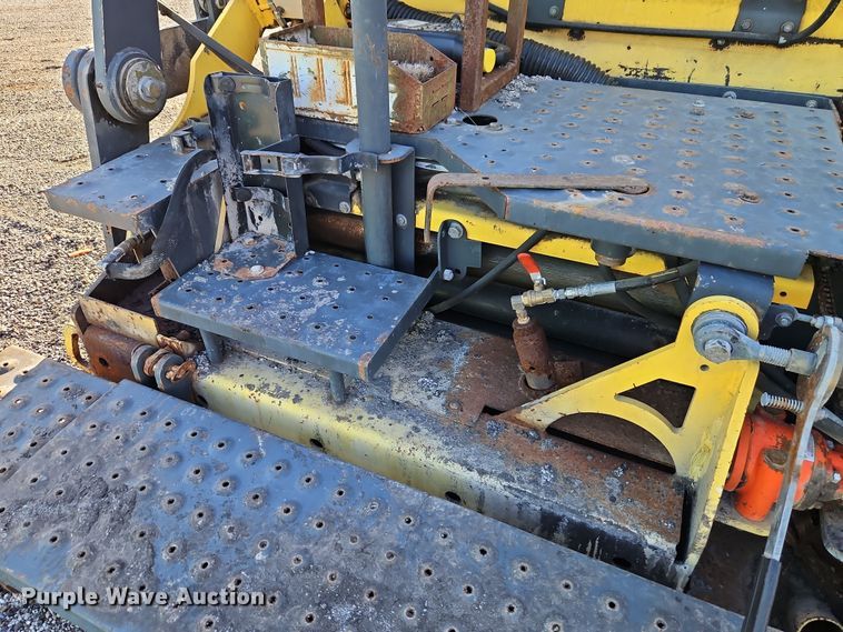 image for item DT7648 Bomag BF815 paver
