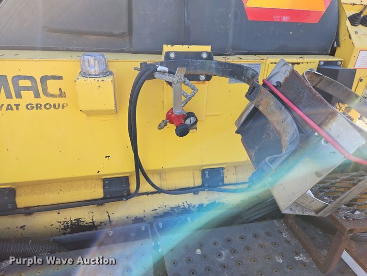 image for item DT7648 Bomag BF815 paver