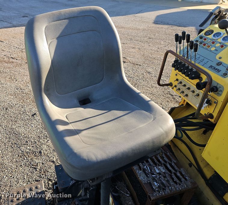 image for item DT7648 Bomag BF815 paver