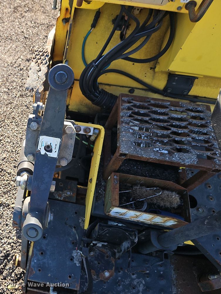 image for item DT7648 Bomag BF815 paver