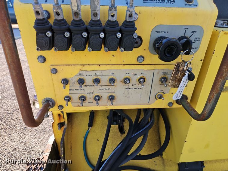 image for item DT7648 Bomag BF815 paver