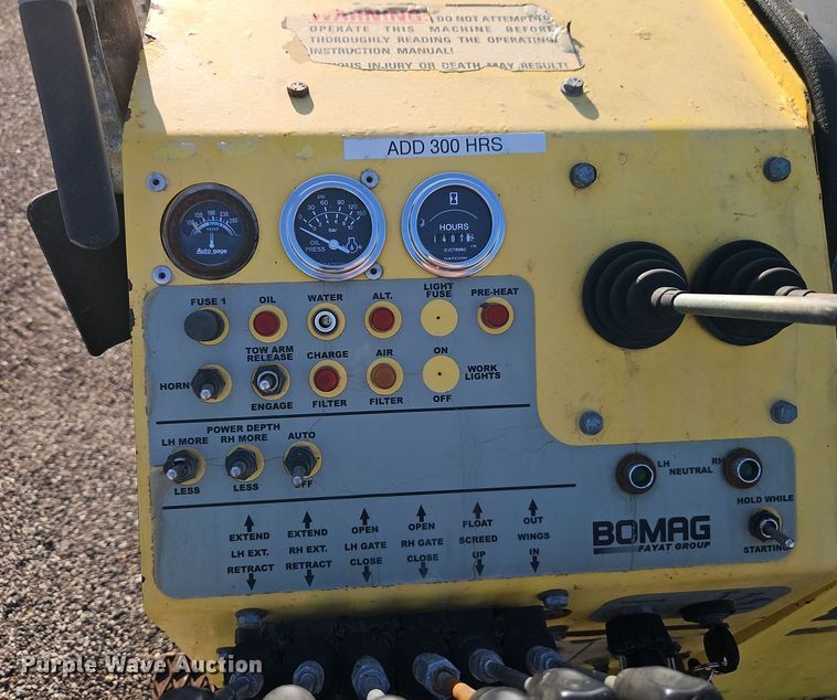 image for item DT7648 Bomag BF815 paver