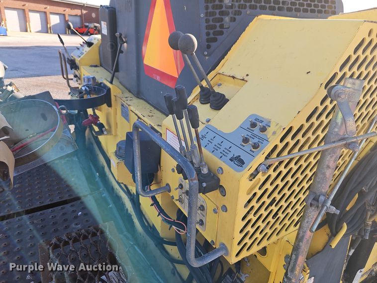 image for item DT7648 Bomag BF815 paver