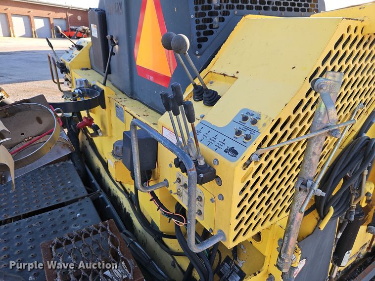 image for item DT7648 Bomag BF815 paver