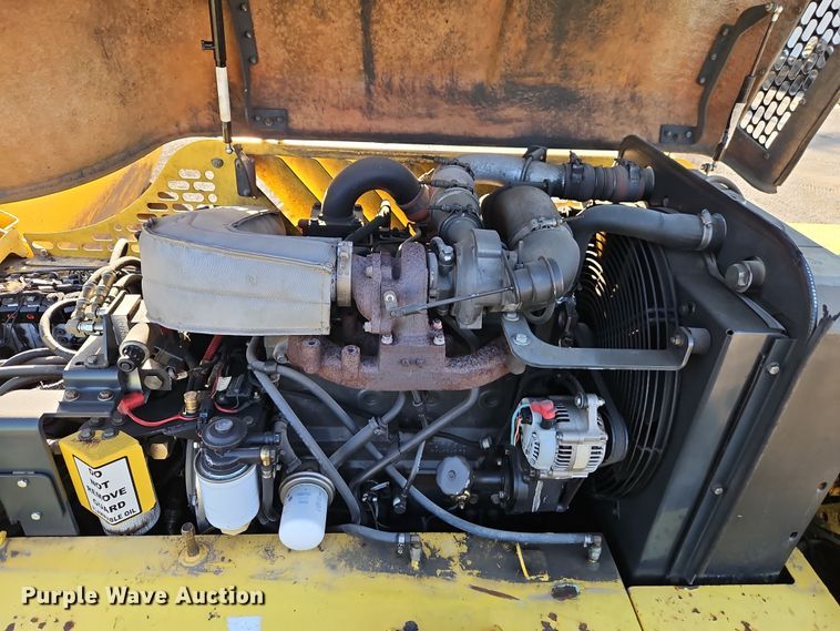 image for item DT7648 Bomag BF815 paver