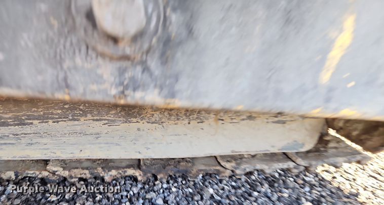 image for item DT7648 Bomag BF815 paver