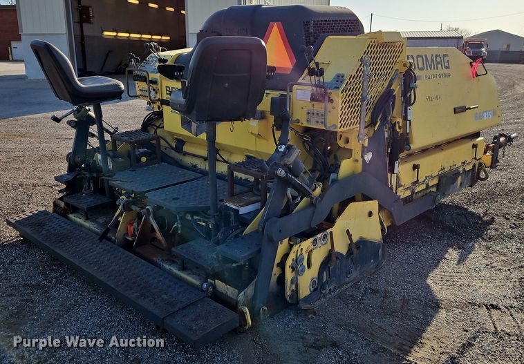 image for item DT7648 Bomag BF815 paver