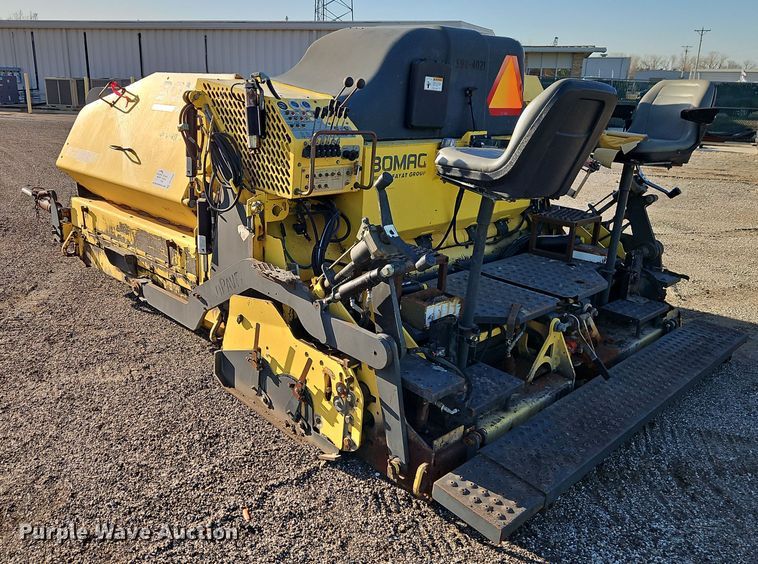 image for item DT7648 Bomag BF815 paver