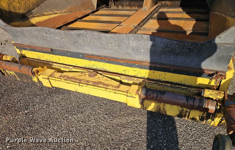 image for item DT7648 Bomag BF815 paver