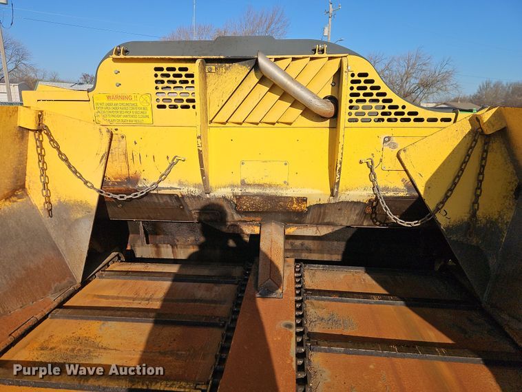 image for item DT7648 Bomag BF815 paver