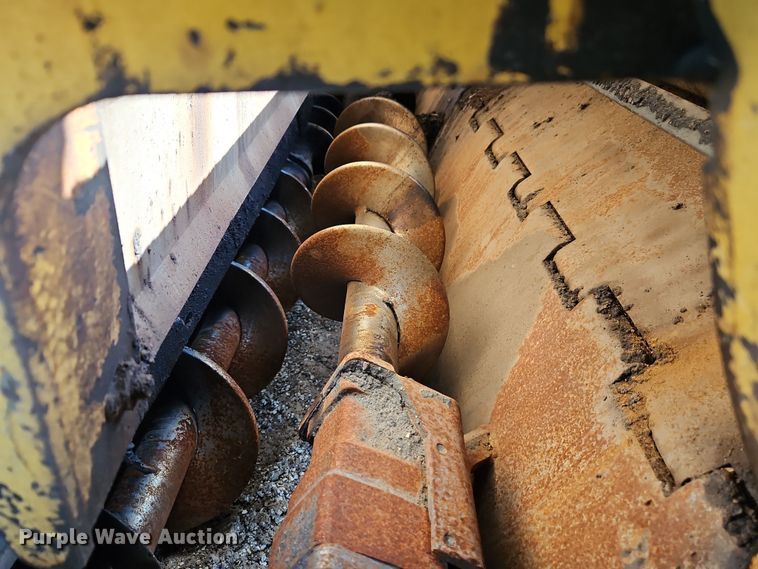 image for item DT7648 Bomag BF815 paver