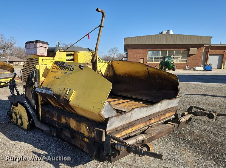 image for item DT7649 Bomag BF815 paver