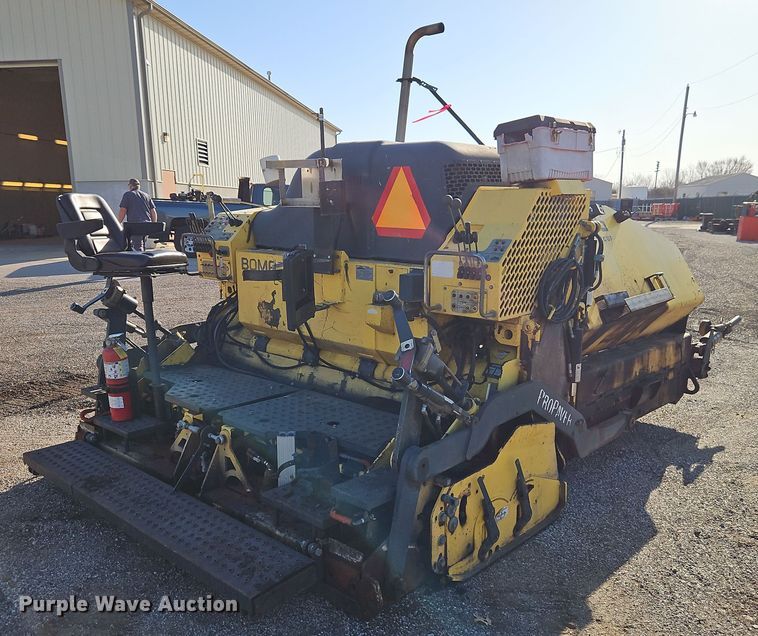 image for item DT7649 Bomag BF815 paver