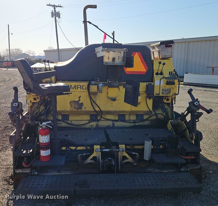 image for item DT7649 Bomag BF815 paver