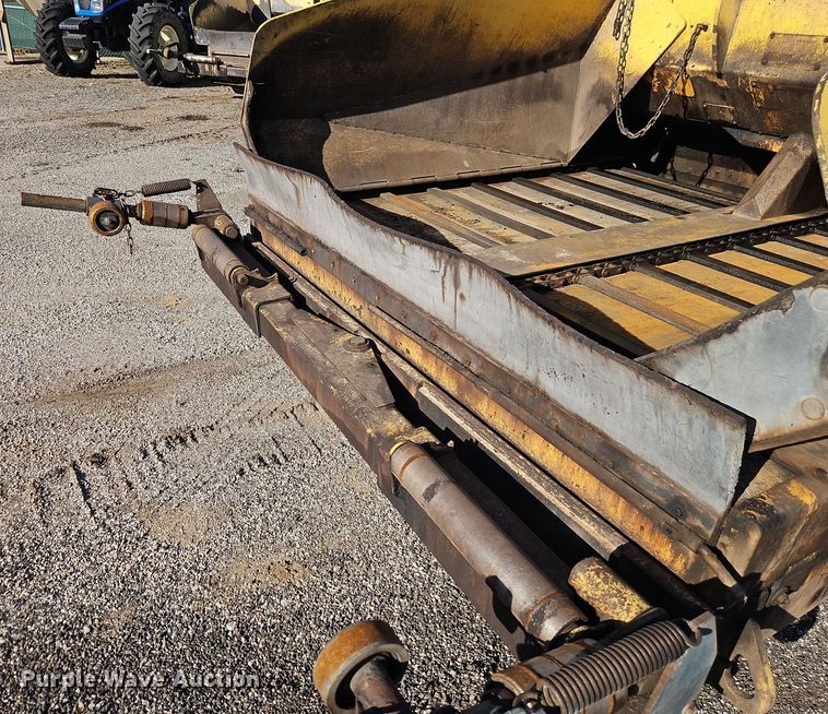 image for item DT7649 Bomag BF815 paver