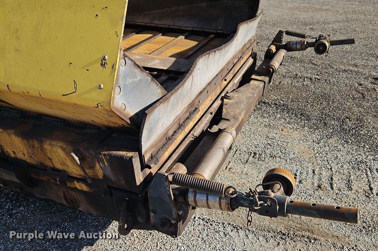 image for item DT7649 Bomag BF815 paver