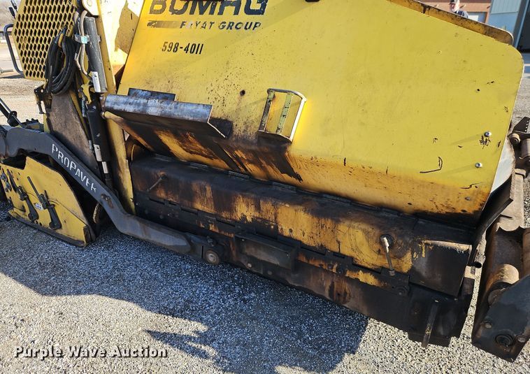 image for item DT7649 Bomag BF815 paver
