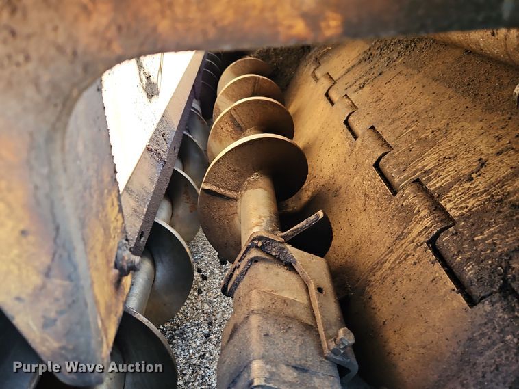 image for item DT7649 Bomag BF815 paver