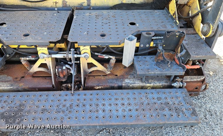 image for item DT7649 Bomag BF815 paver