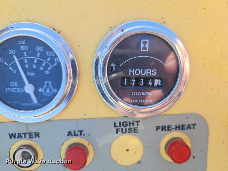 image for item DT7649 Bomag BF815 paver