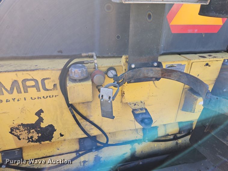 image for item DT7649 Bomag BF815 paver