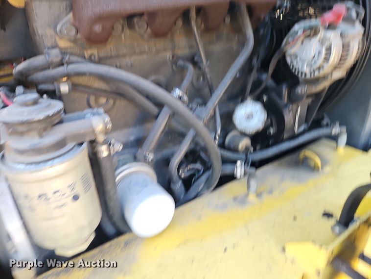 image for item DT7649 Bomag BF815 paver