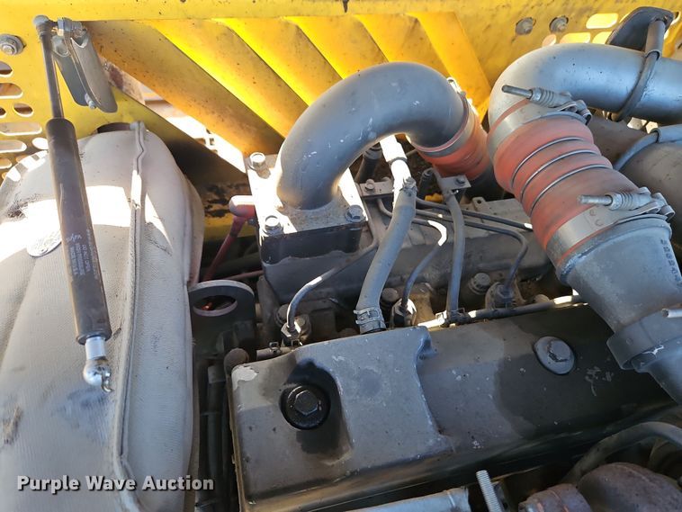 image for item DT7649 Bomag BF815 paver