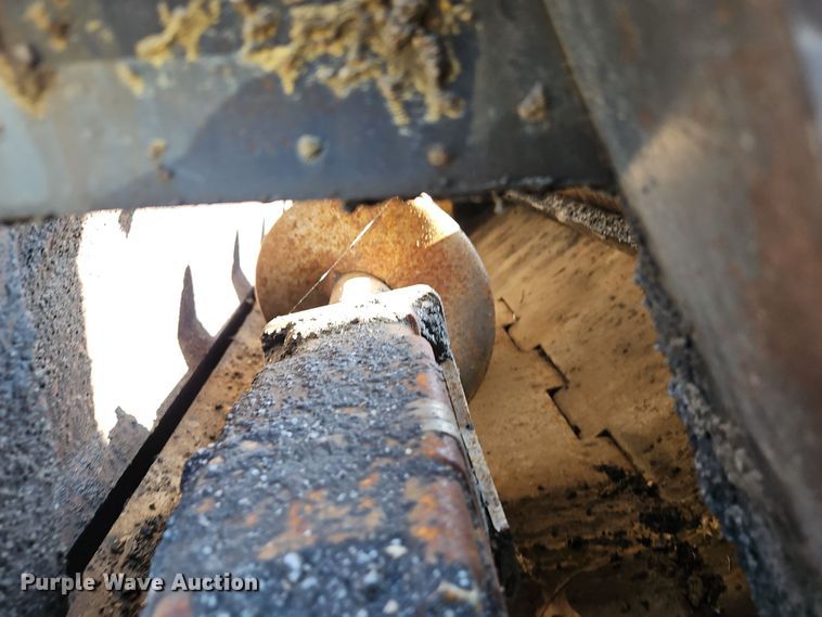 image for item DT7650 Bomag BF815 paver