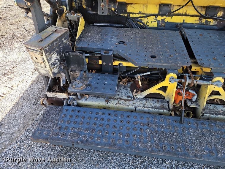 image for item DT7650 Bomag BF815 paver