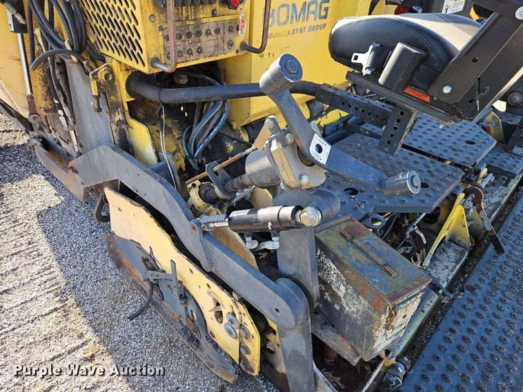 image for item DT7650 Bomag BF815 paver