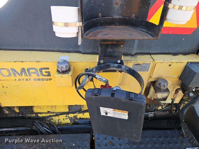 image for item DT7650 Bomag BF815 paver
