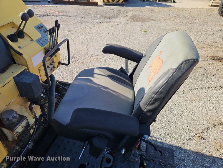 image for item DT7650 Bomag BF815 paver