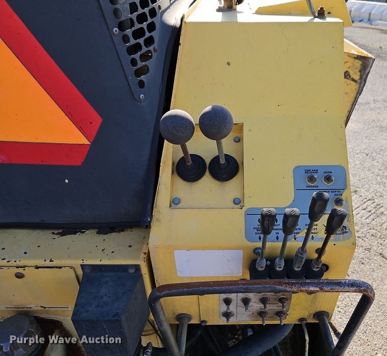 image for item DT7650 Bomag BF815 paver