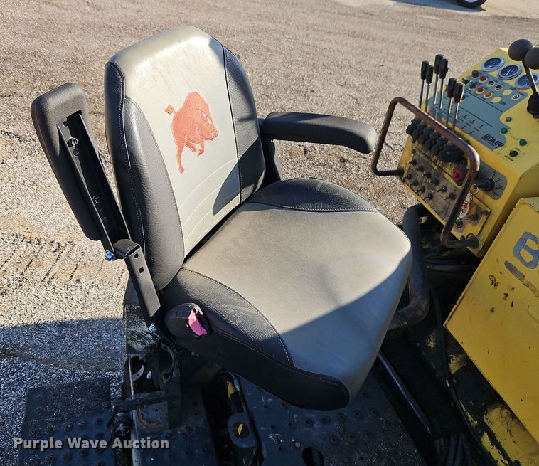 image for item DT7650 Bomag BF815 paver