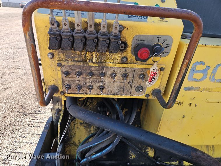 image for item DT7650 Bomag BF815 paver