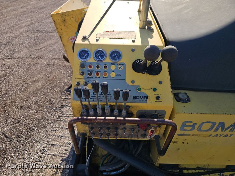image for item DT7650 Bomag BF815 paver
