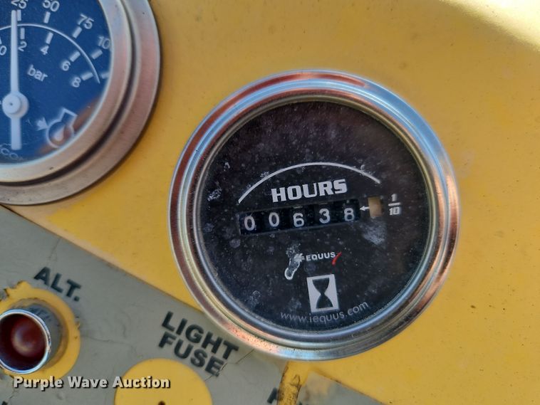 image for item DT7650 Bomag BF815 paver