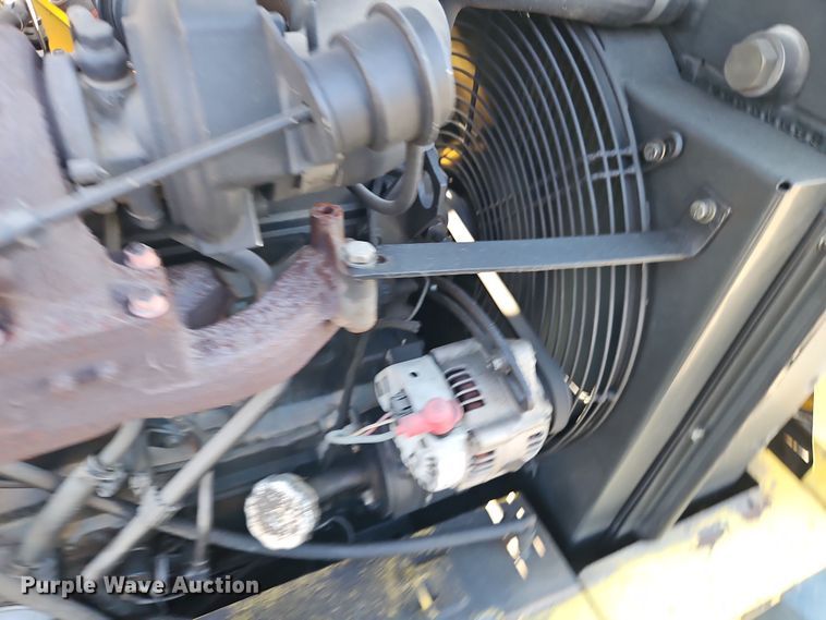 image for item DT7650 Bomag BF815 paver