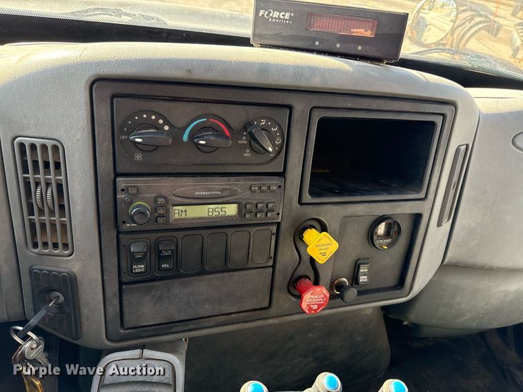 image for item ED4015 2007 International 7400 dump truck