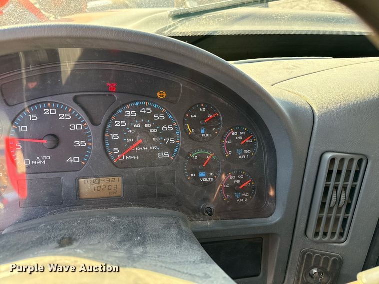 image for item ED4016 2007 International 7400 dump truck