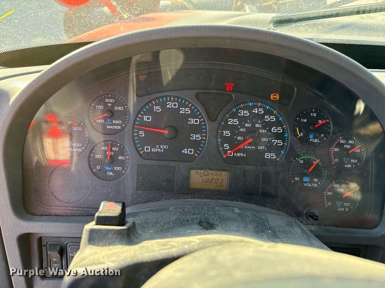 image for item ED4016 2007 International 7400 dump truck